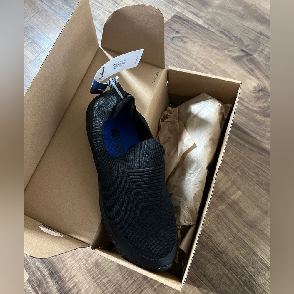 NWT Shoesforcrews Women’s Everlight Slip-On